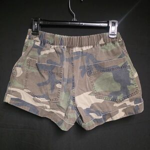 💚🤎Camo Forever 21 Shorts